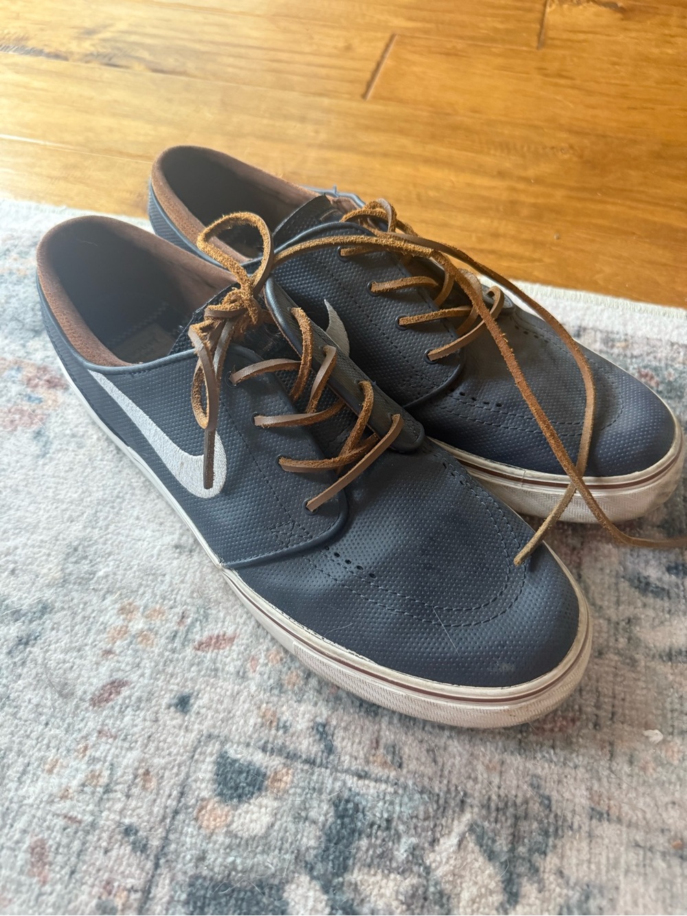 Nike Stefan janoski Men’s Navy and Brown Lace-Up Low-Top Sneakers